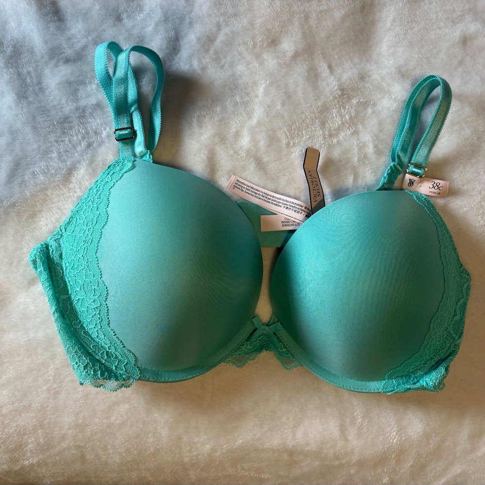 Victoria’s Secret Dream Angels push up 38C